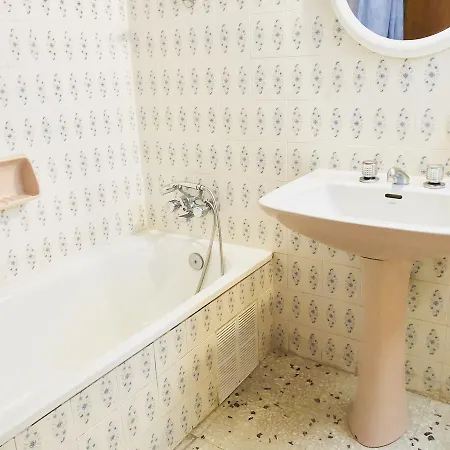 Llotja - En La Playa Y El Centro De