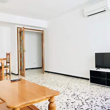 Llotja - En La Playa Y El Centro De Roses