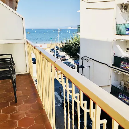 Llotja - En La Playa Y El Centro De * 罗萨斯