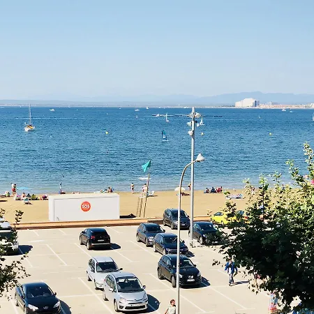 Llotja - En La Playa Y El Centro De 罗萨斯